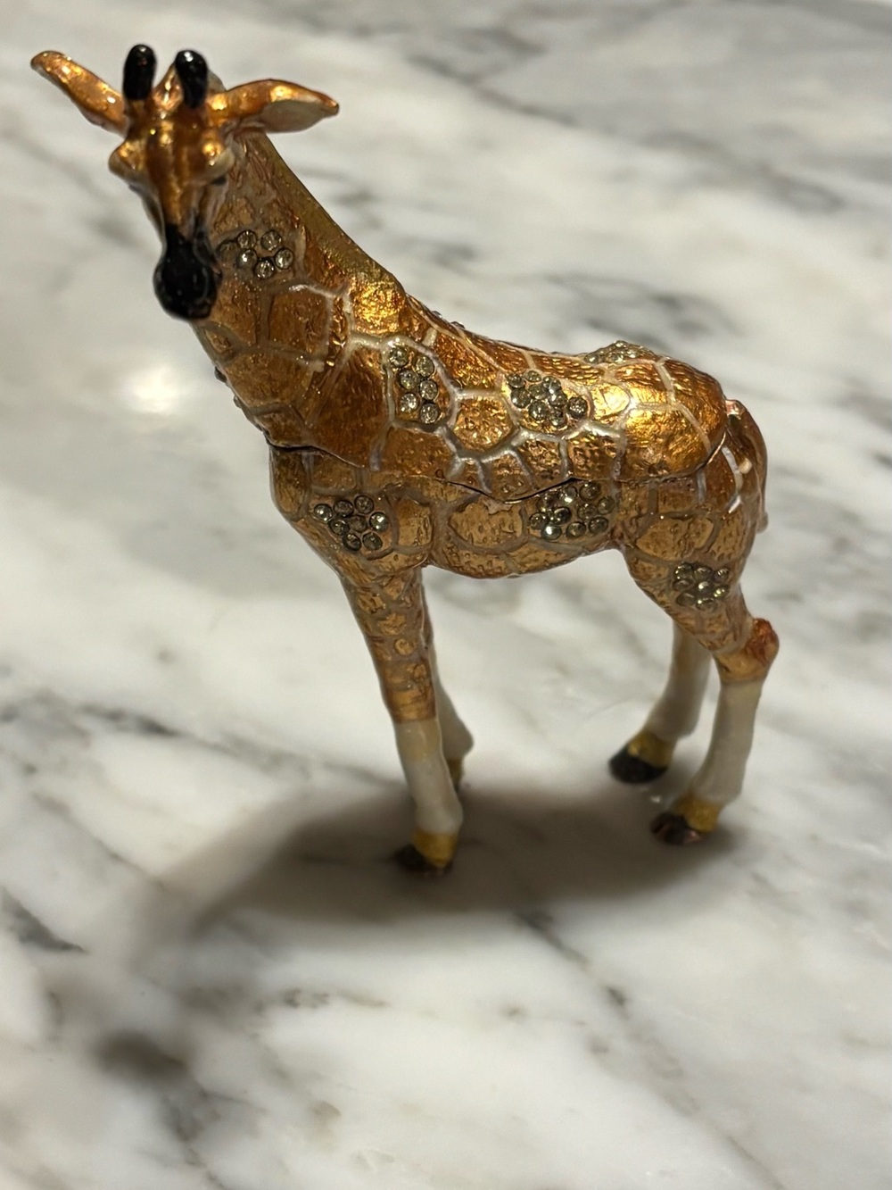 Giraffe trinket box